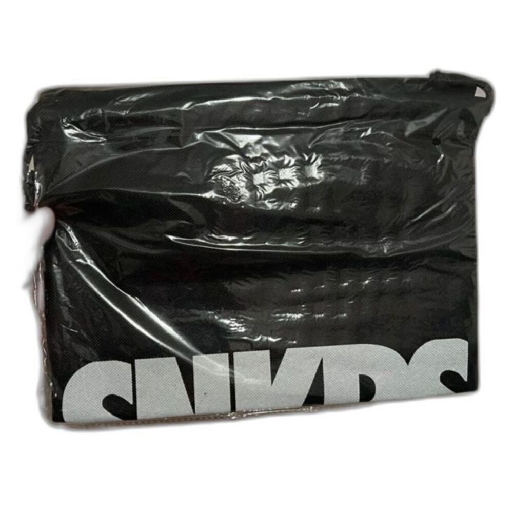 NIB Unbranded Sneaker Travel Bag